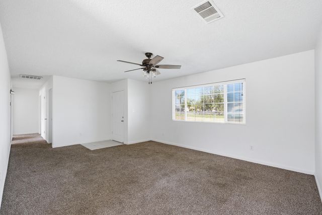 285 E Jayne Avenue, Tipton, CA 93272