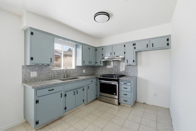 285 E Jayne Avenue, Tipton, CA 93272