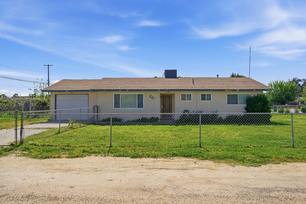 285 E Jayne Avenue, Tipton, CA 93272