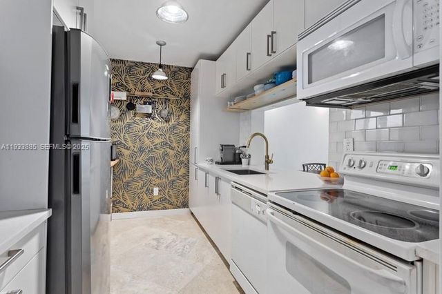 8888 Collins Ave 115, Surfside, FL 33154