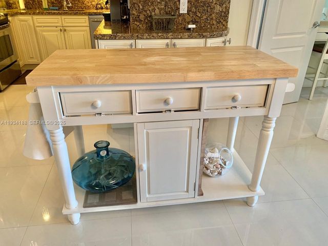 1985 S Ocean Dr 3C, Hallandale Beach, FL 33009