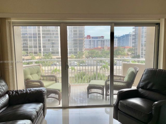 1985 S Ocean Dr 3C, Hallandale Beach, FL 33009