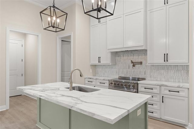 2627 Laura Lane, Lake Charles, LA 70605