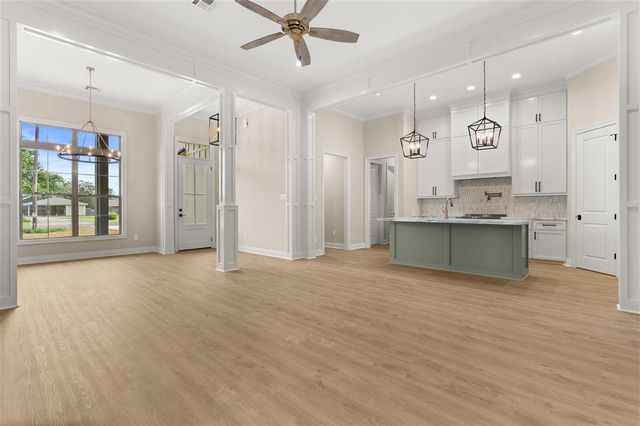 2627 Laura Lane, Lake Charles, LA 70605