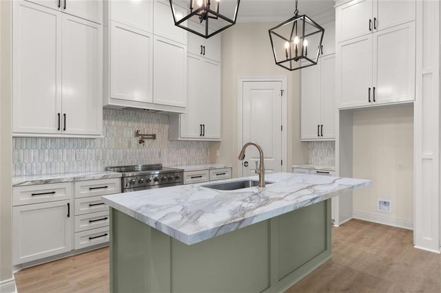 2627 Laura Lane, Lake Charles, LA 70605