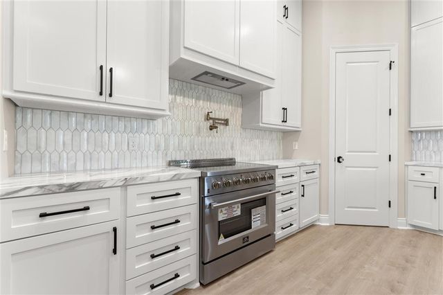 2627 Laura Lane, Lake Charles, LA 70605