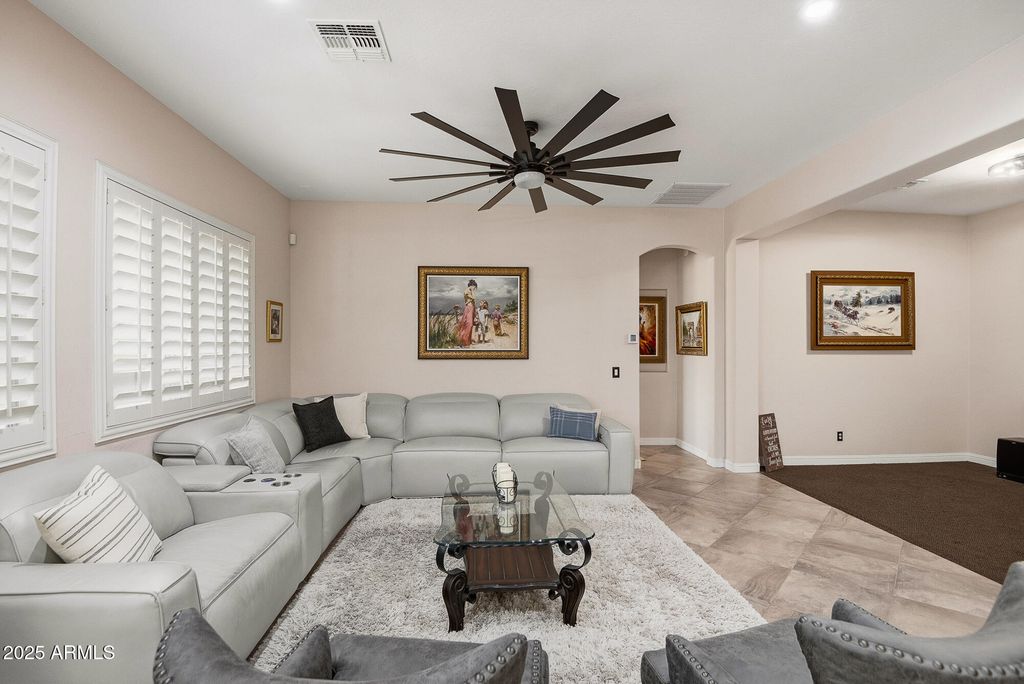 Image 8 of property listing at 4307 W LAPENNA Drive, Anthem, AZ 85087