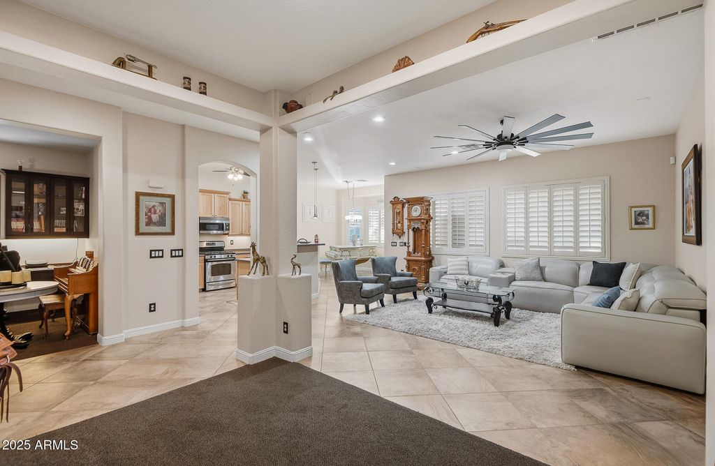 Image 9 of property listing at 4307 W LAPENNA Drive, Anthem, AZ 85087