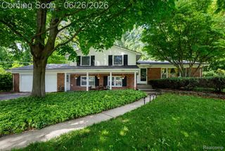 6826 Spruce Drive, Bloomfield Hills, MI 48301