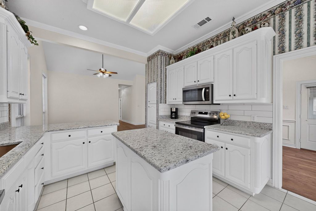 6615 Shelton Home Court, Arlington, TX 76017 — photo 4