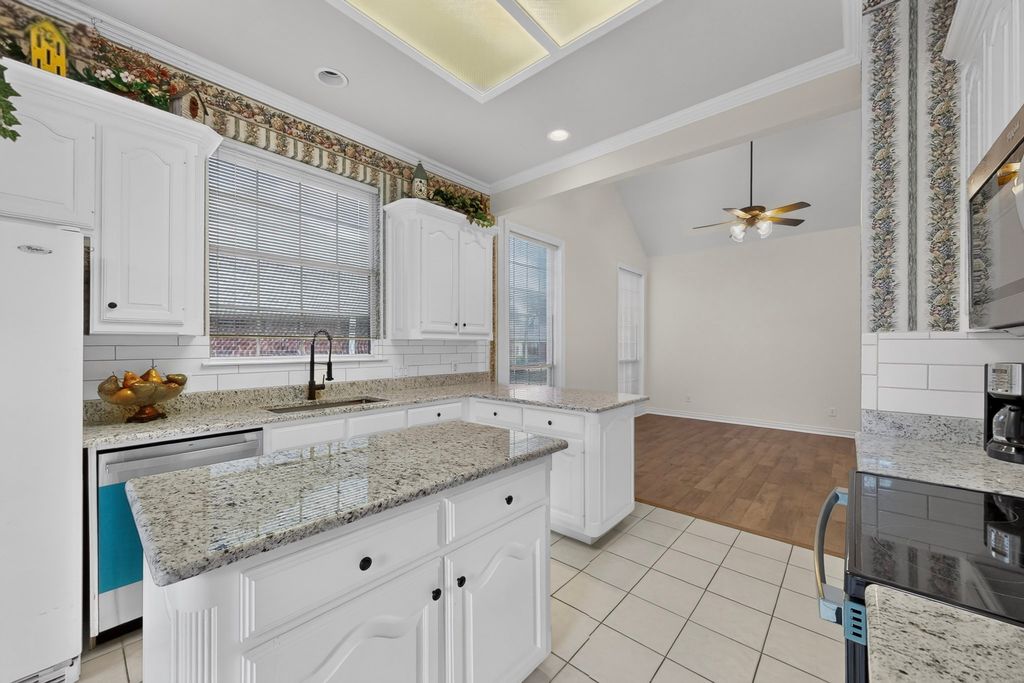 6615 Shelton Home Court, Arlington, TX 76017 — photo 5