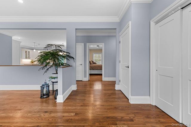 66 Arch Drive, Holbrook, NY 11741