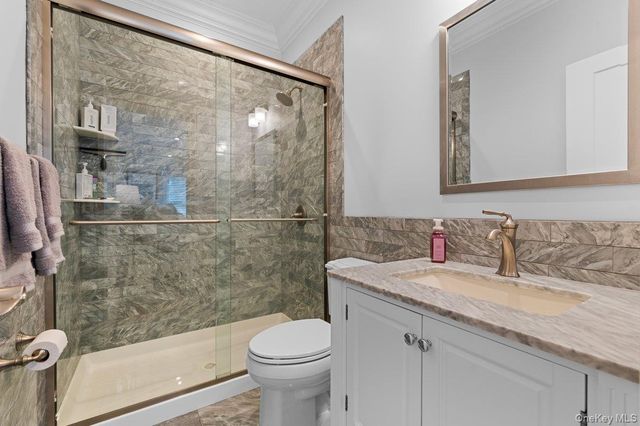 66 Arch Drive, Holbrook, NY 11741