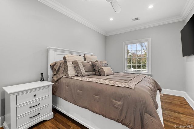 66 Arch Drive, Holbrook, NY 11741