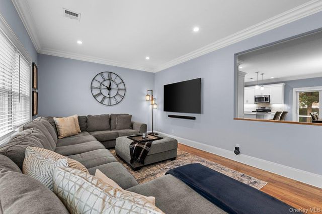 66 Arch Drive, Holbrook, NY 11741