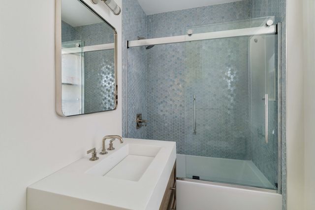 26 Beals 1, Brookline, MA 02446