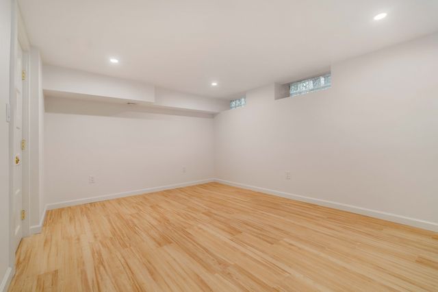 26 Beals 1, Brookline, MA 02446