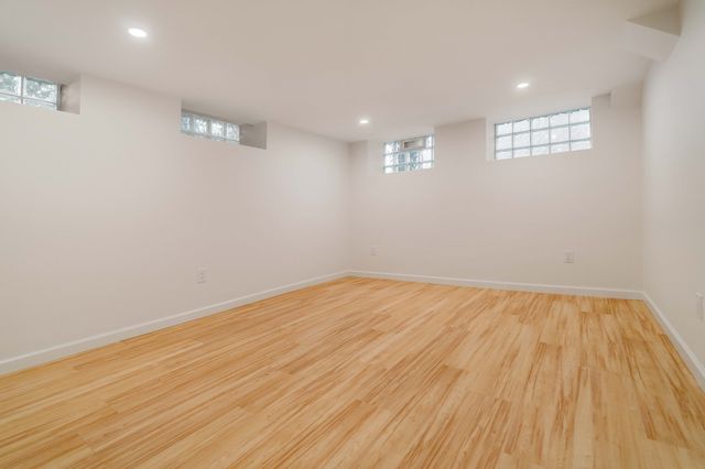 26 Beals 1, Brookline, MA 02446