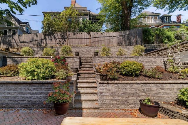 26 Beals 1, Brookline, MA 02446