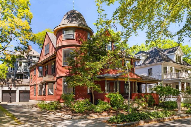 26 Beals 1, Brookline, MA 02446
