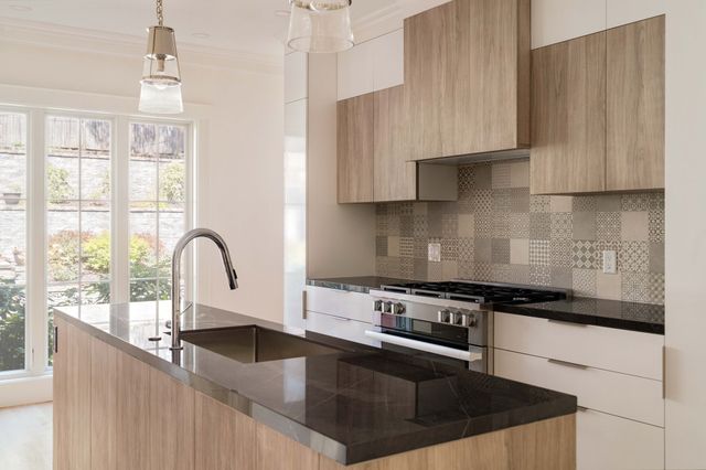 26 Beals 1, Brookline, MA 02446
