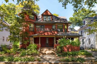 26 Beals 1, Brookline, MA 02446