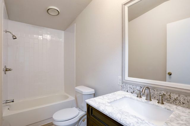 5806 S Highway 35, Alvin, TX 77511