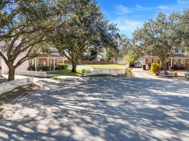 1033 WOODFLOWER WAY, Clermont, FL 34714