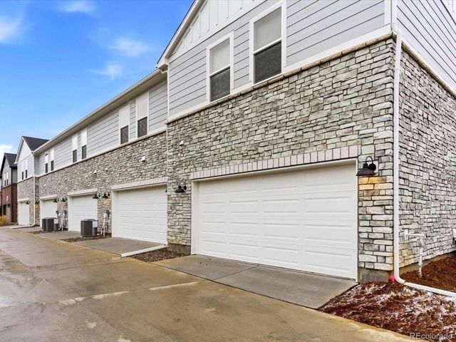 22155 E 7th Pl, Aurora, CO 80018