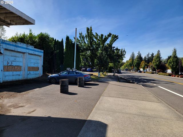 23544 Ne HALSEY St, Wood Village, OR 97060