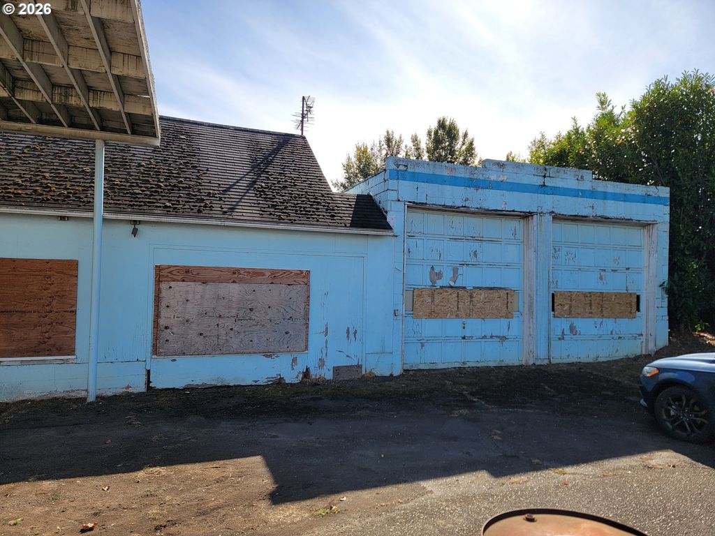 23544 Ne HALSEY St, Wood Village, OR 97060