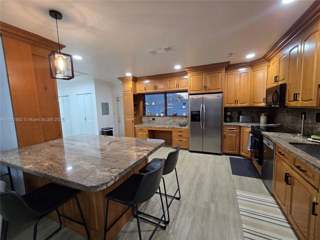 6571 Park St, Hollywood, FL 33024