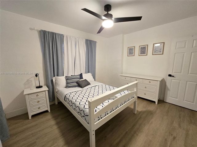 6571 Park St, Hollywood, FL 33024