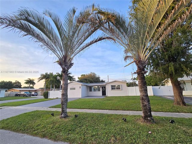 6571 Park St, Hollywood, FL 33024