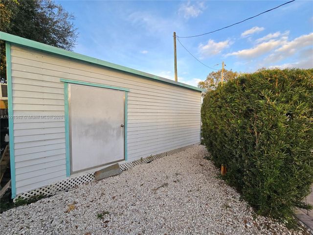 6571 Park St, Hollywood, FL 33024