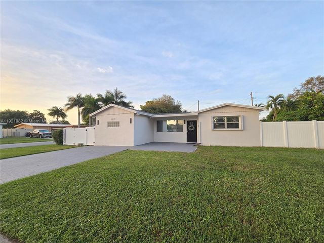 6571 Park St, Hollywood, FL 33024
