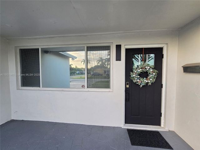 6571 Park St, Hollywood, FL 33024