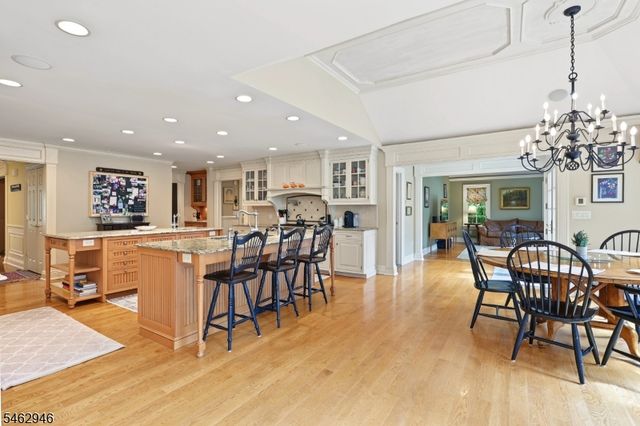 359 Lakeview Dr, Wyckoff Twp., NJ 07481