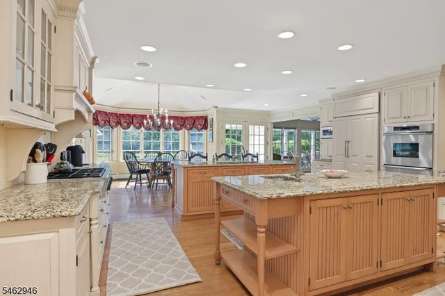 359 Lakeview Dr, Wyckoff Twp., NJ 07481