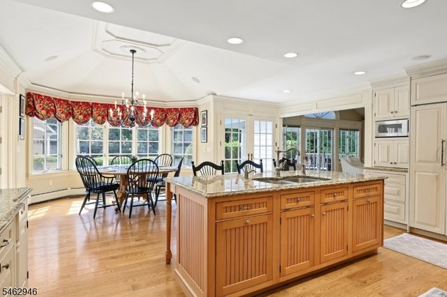 359 Lakeview Dr, Wyckoff Twp., NJ 07481