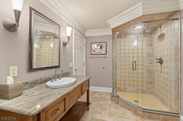 359 Lakeview Dr, Wyckoff Twp., NJ 07481