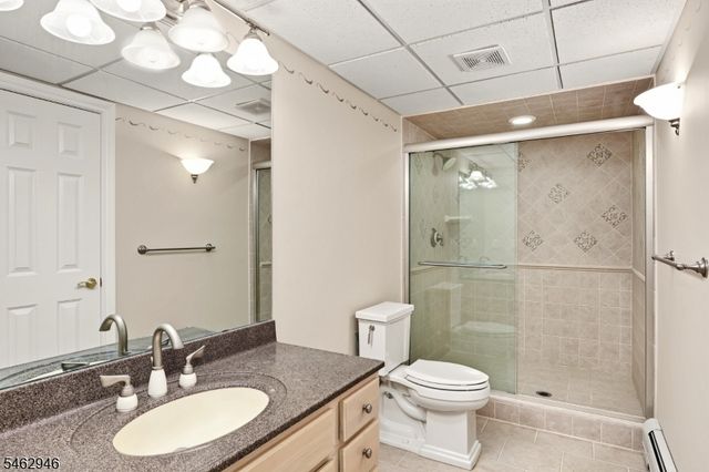 359 Lakeview Dr, Wyckoff Twp., NJ 07481