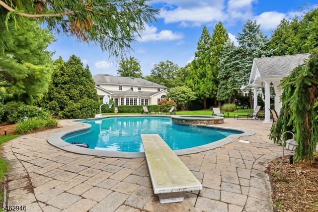 359 Lakeview Dr, Wyckoff Twp., NJ 07481