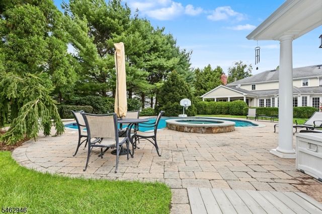 359 Lakeview Dr, Wyckoff Twp., NJ 07481