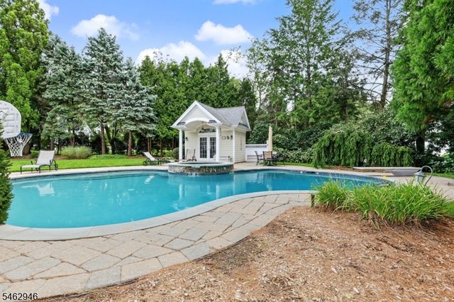 359 Lakeview Dr, Wyckoff Twp., NJ 07481