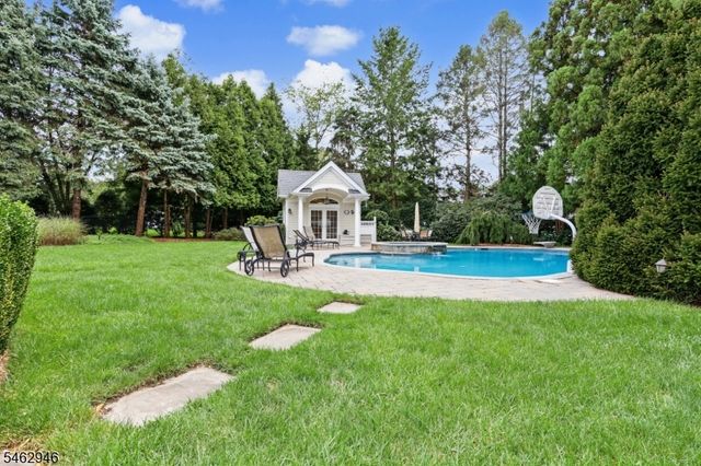 359 Lakeview Dr, Wyckoff Twp., NJ 07481
