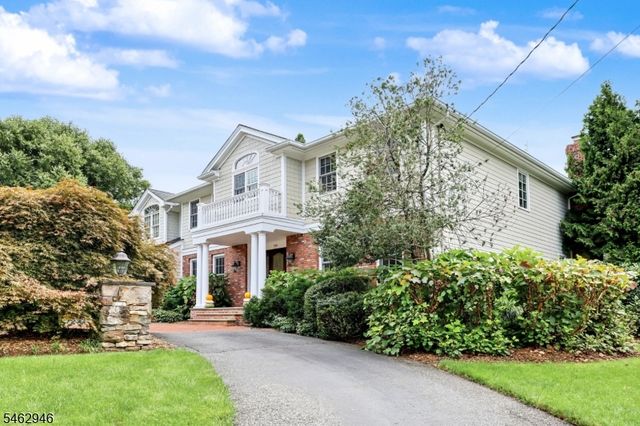 359 Lakeview Dr, Wyckoff Twp., NJ 07481