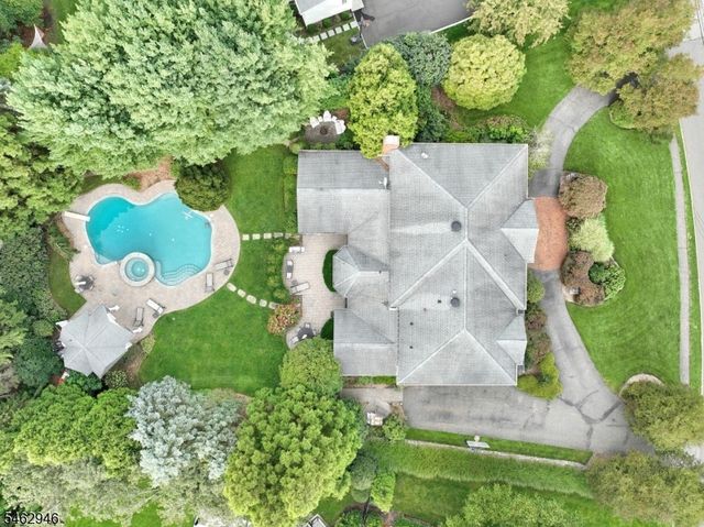 359 Lakeview Dr, Wyckoff Twp., NJ 07481
