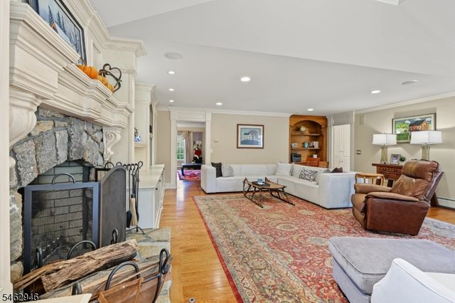 359 Lakeview Dr, Wyckoff Twp., NJ 07481