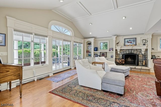 359 Lakeview Dr, Wyckoff Twp., NJ 07481